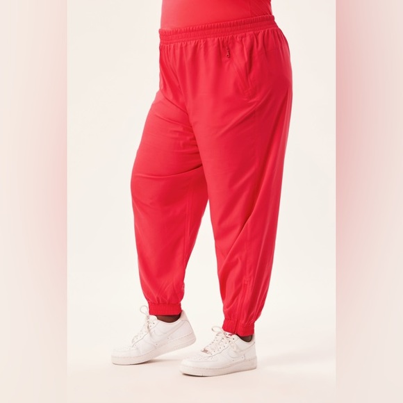 Girlfriend Collective Summit Track Pant - Picture 9 of 10